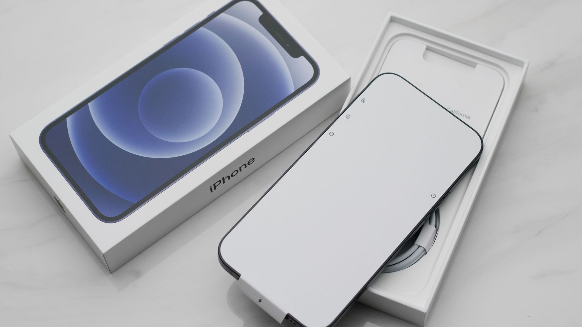 iPhone 16 Dilarang Beredar di Indonesia : Apa Penyebabnya?